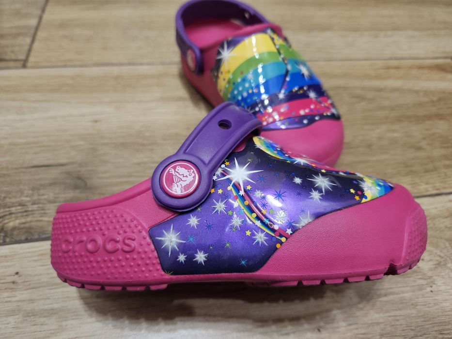 Светещи Crocs C11