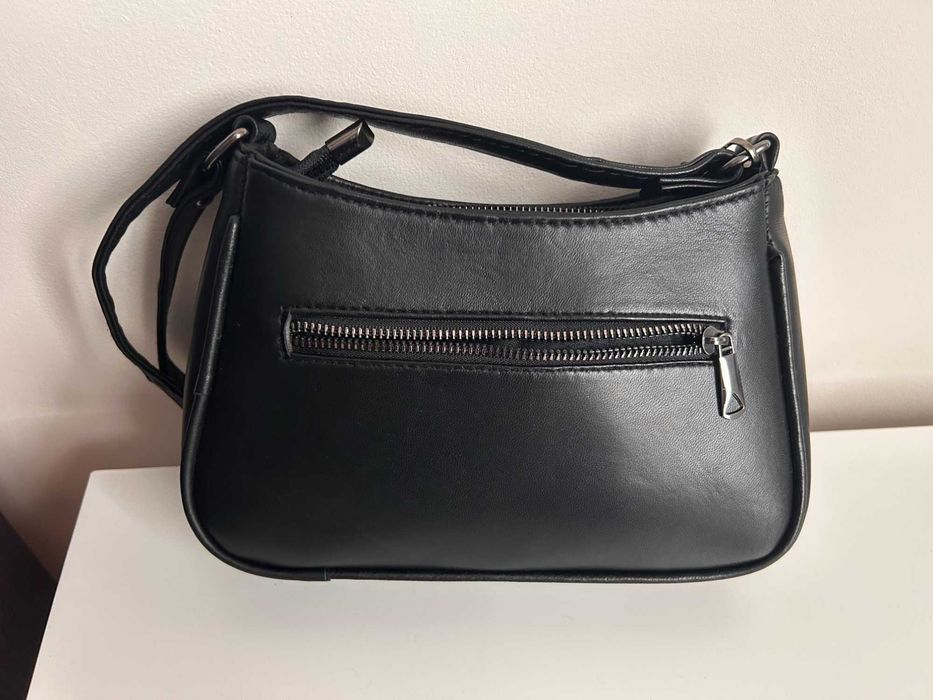 Черна дамска чанта