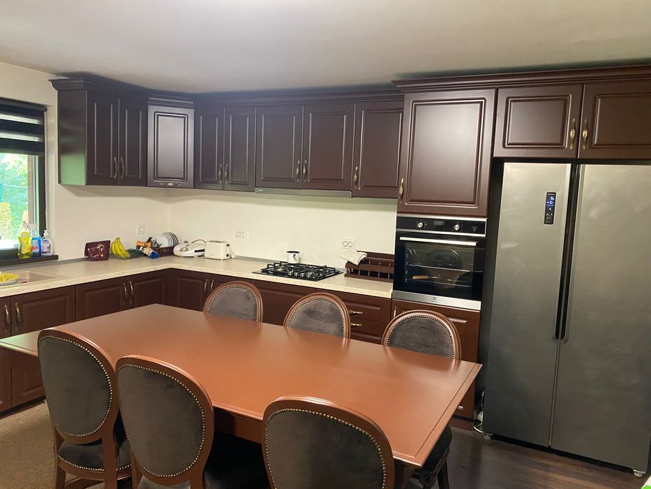 Proprietar ,vând casă /2 bucatarii /2 băi/ teren 3000 m2