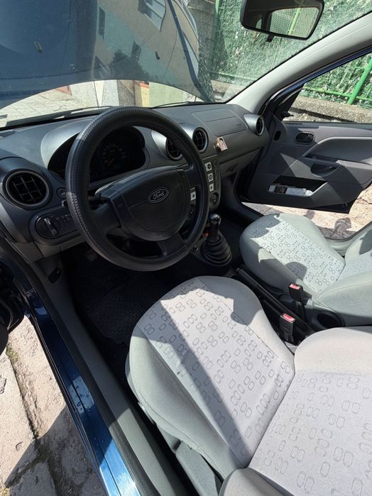 Продавам Форд Фиеста 1.4 бензин