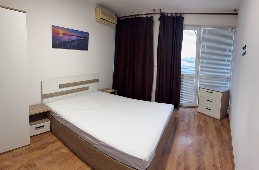 Дава се под наем Двустаен апартамент в Добрич, Център - 68 кв.м за 357 € - Снимка #4