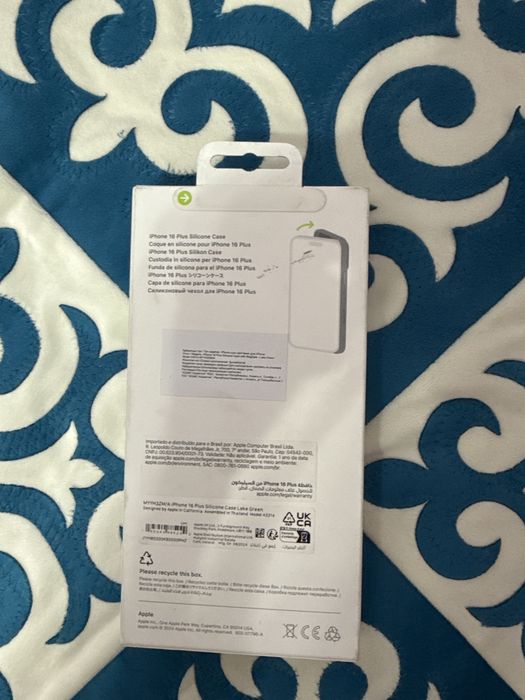 Продам чехол на Iphone 16 Plus