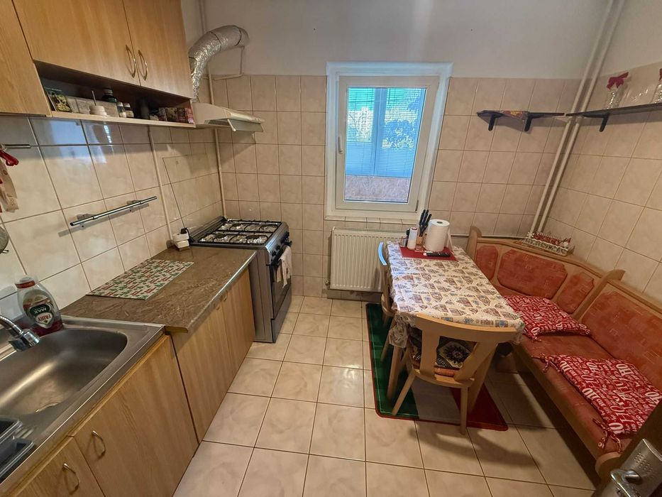 Inchiriez Apartament 2 camere, proprietar, zona Rahova (Pecineaga)