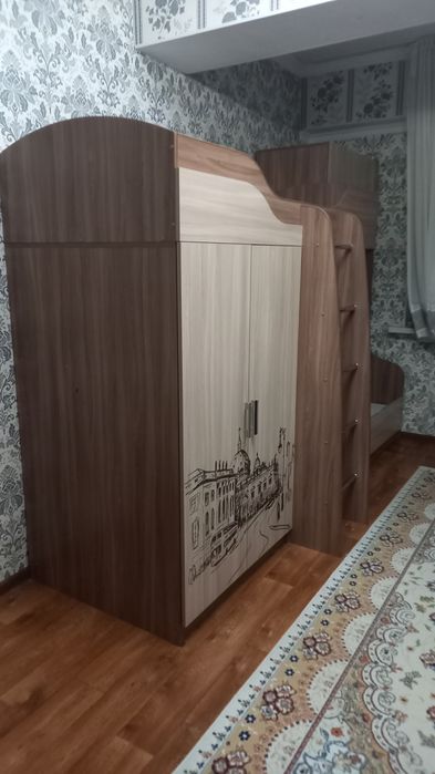 Двухяростный кровать