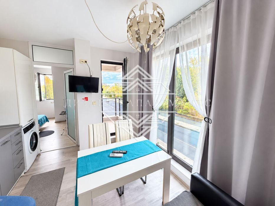Дава се под наем Двустаен апартамент в Бургас, Зорница - 38 кв.м за 429 € - Снимка #2
