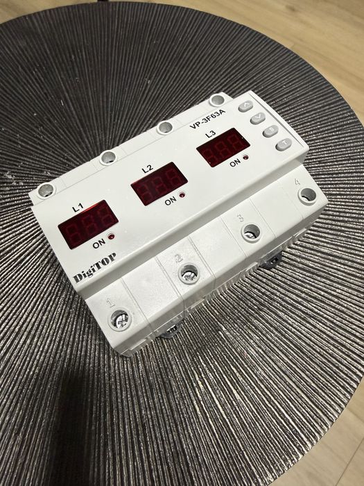 Vand releu protectie tensiune Digi Top VP -3F63A, trifazat