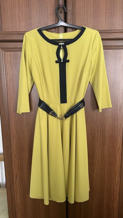 Вся одежда была надета один или два раза.