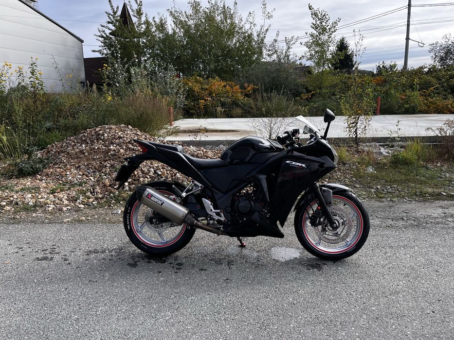 Vand motocicleta HONDA CBR250R