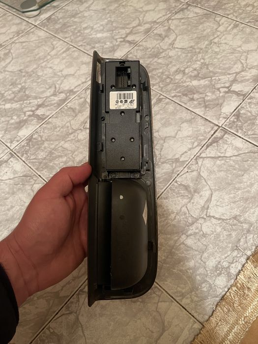 Управление за прозорци с пластмасовата лайсна