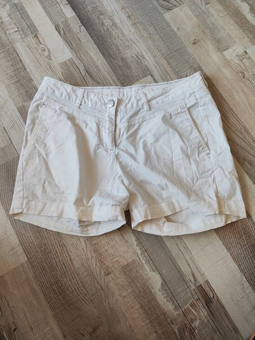 Къси панталони по 8€