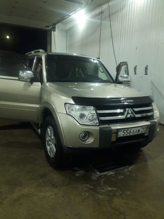 Mitsubishi Pajero 4