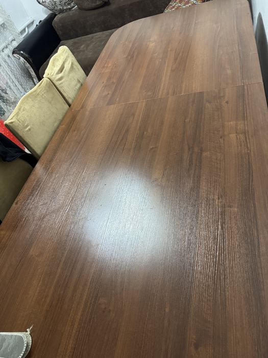 Продам гостинный стол