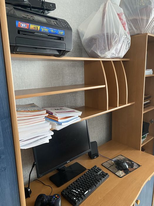 Шкаф с компьютерным столом