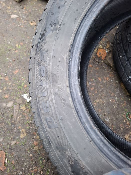 Vand 2 anvelope 215 60 16 petlas de iarna bune