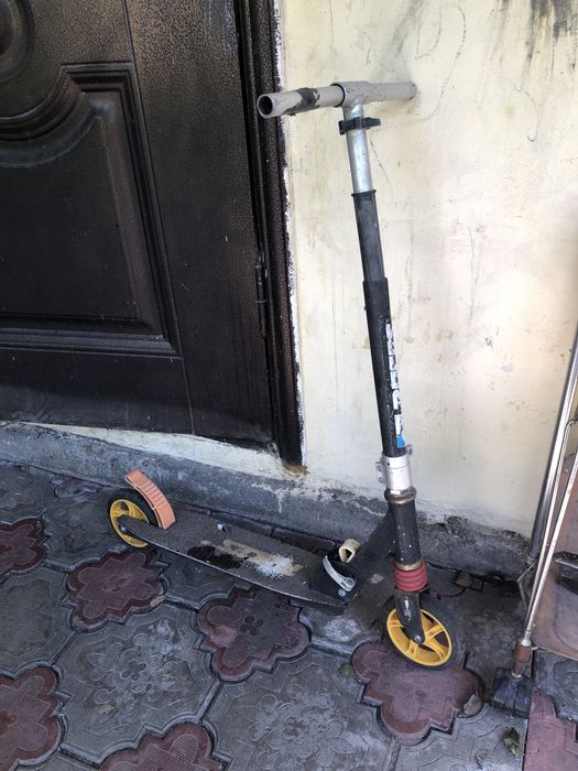 Самокаты и комплектующие.