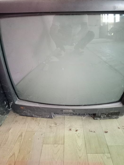 Телевизор в рабочем состоянии для запчастей