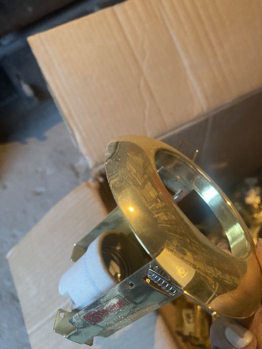 Продам потолочные софиты споты