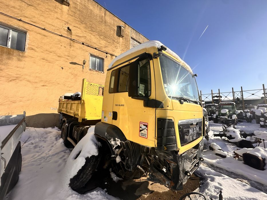 Man TGS basculabil cu macara avariat