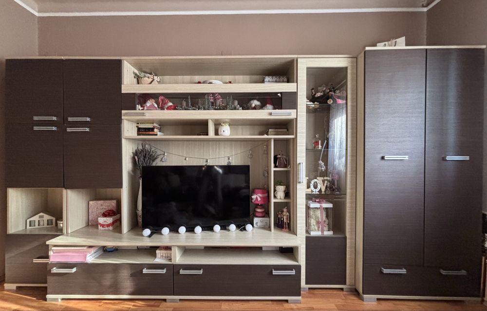 Mobilă de cameră/living