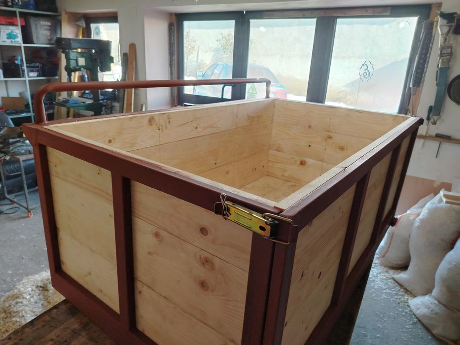 Ladă în tiranț...