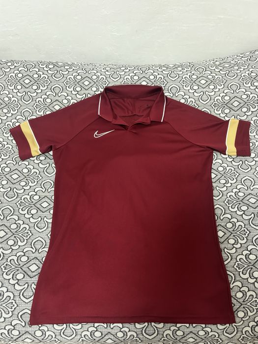 Мужские спортивные кофты и поло