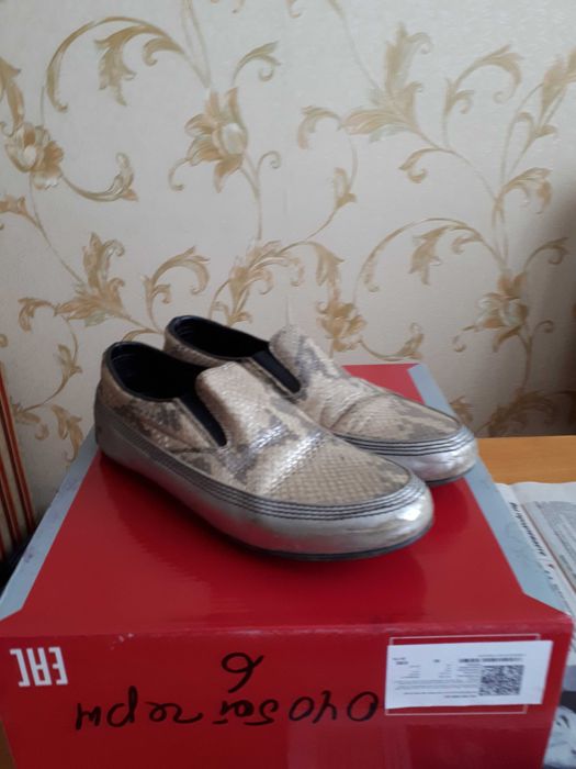 Продам туфли женские