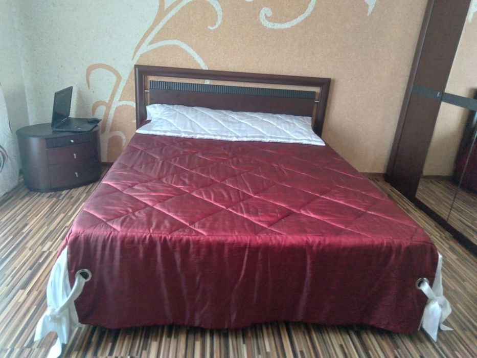 Покрывало+шторы в идеальном состоянии