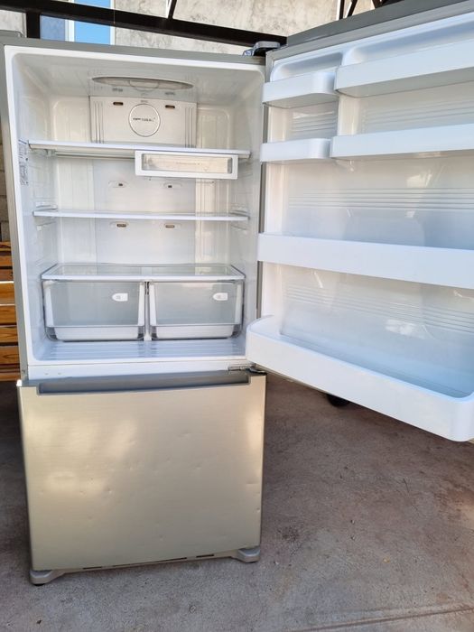 Холодильник Samsung