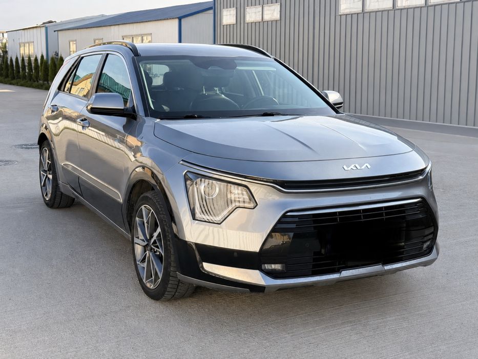Inchiriez Kia Niro Hybrid
