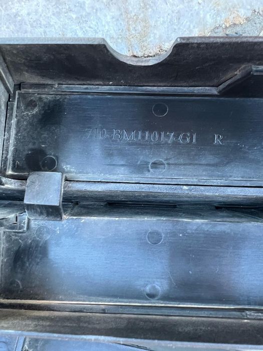 БМВ E60 520i Задна броня, прагове, бъбреци, халогени