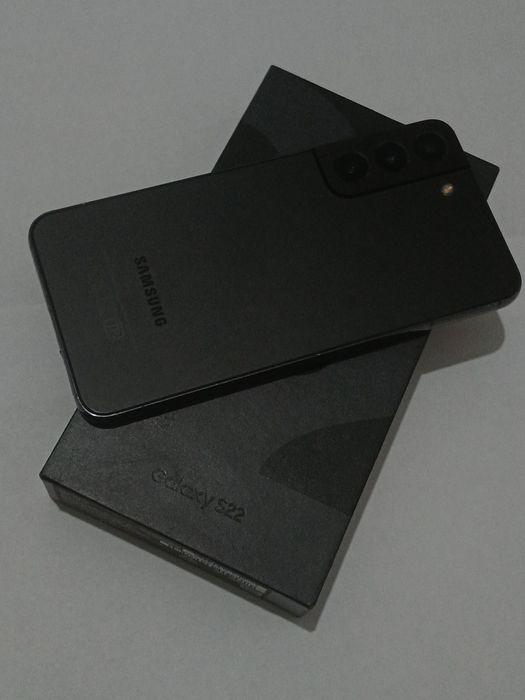 Samsung s22 128/8