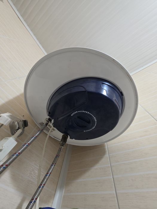 Водонагреватель (бойлер) Ariston ABS BLU R 80 V — 80 литров