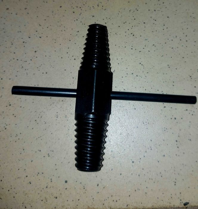 Екстрактор за вадене на скъсани ексцентрици и фитинги до 3/4"