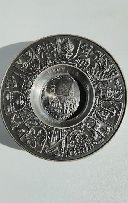 Колекционерски чинийки за стена +фруктиера