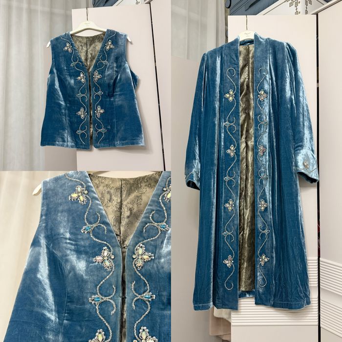 Қазақша киімдер сатылады