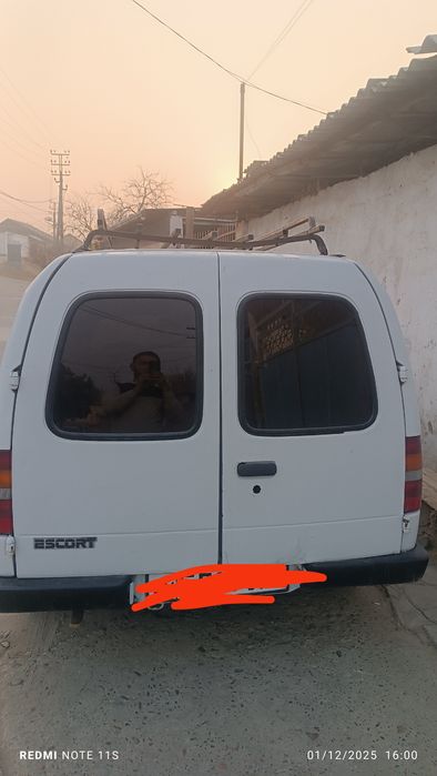 Ford Eskort sotilad xolati yaxshi