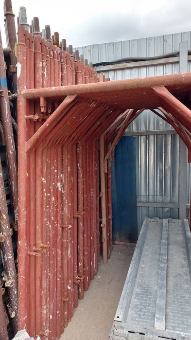 De închiriat sau vanzare  schela și popi metalici