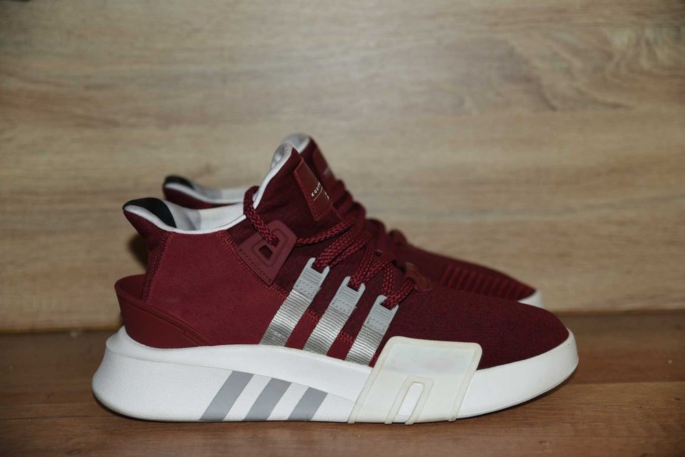 Adidas  Equipment оригинални, размер 42 2/3