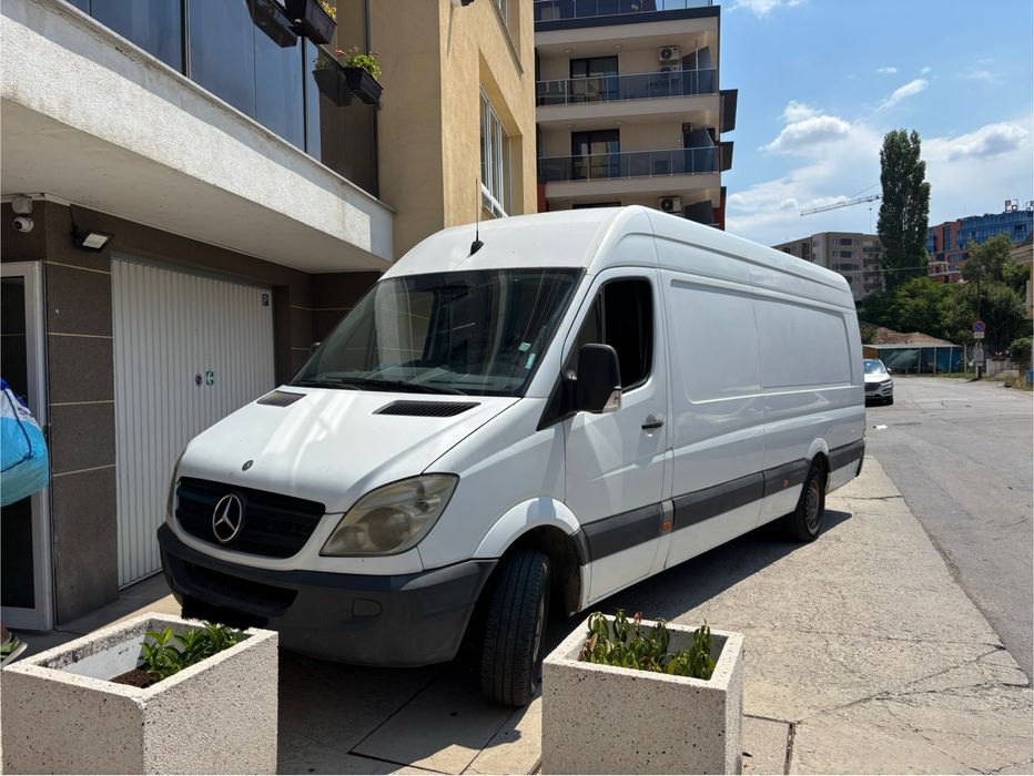 Транспортни услуги с бус  мебели багаж строителни материали