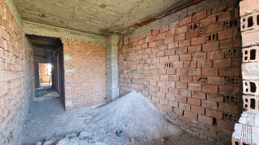 Продава се Многостаен апартамент в Благоевград, Широк център - 166 кв.м за 464 €/кв.м - Снимка #1