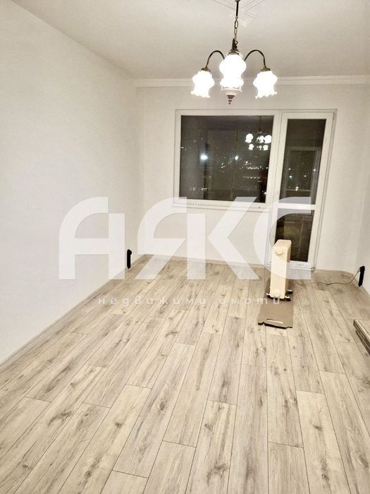 Продава се Тристаен апартамент в София, Красно село - 95 кв.м за 1552 €/кв.м - Снимка #2