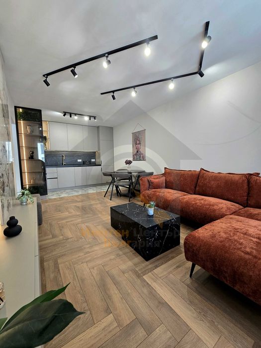 Двустаен апартамент в ж.к. Дружба 2