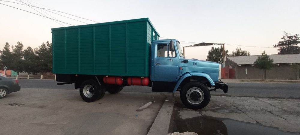 Zil buchok SOTILADI yili 2006 ural mator antifirezda