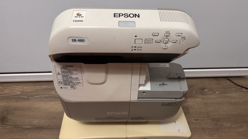 Продам комплект: интерактивная доска + проектор