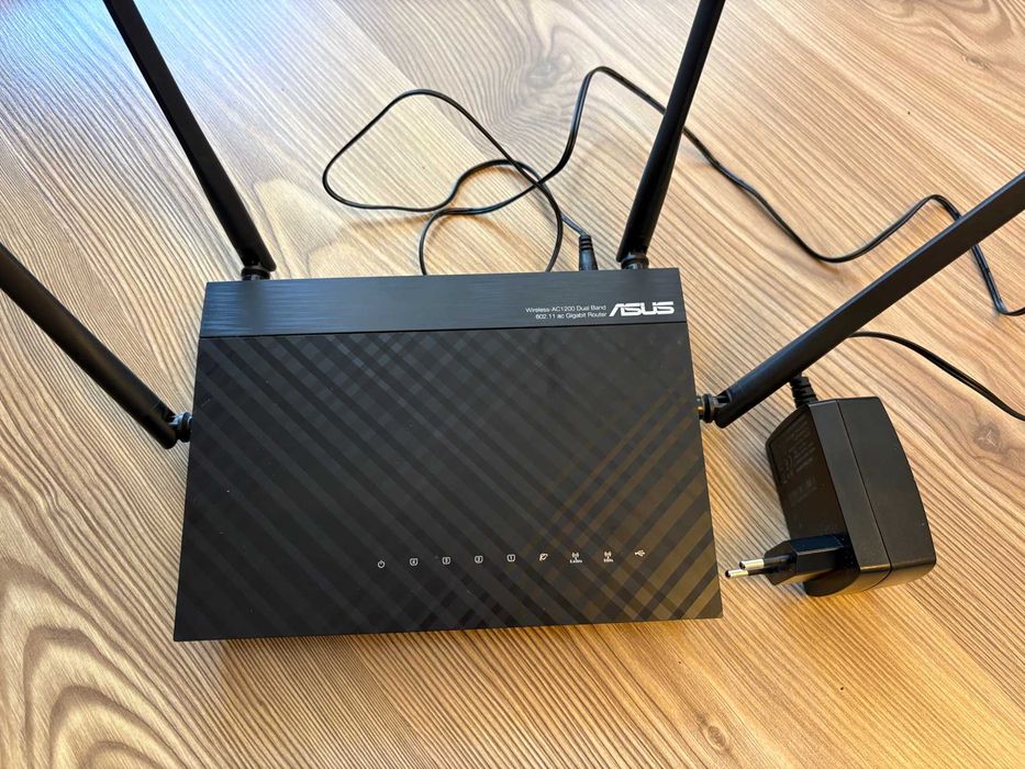 Router WiFi Asus RT-AC1200G+