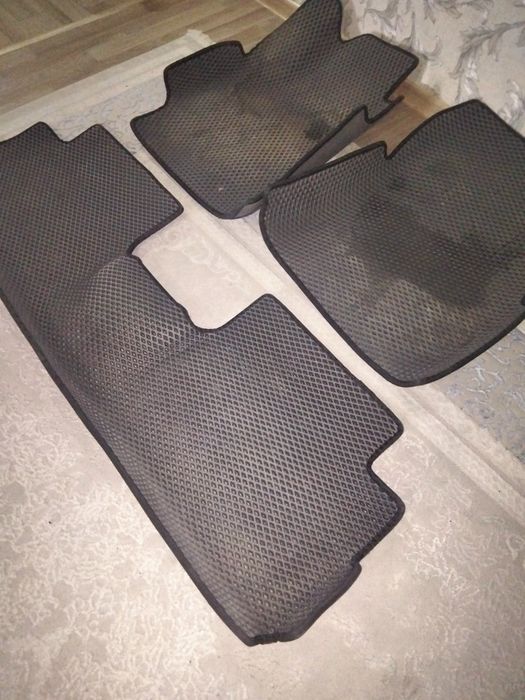 Продам коврики для салона