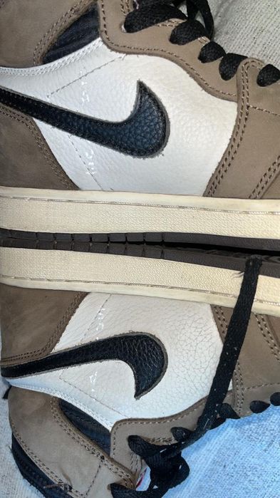 Jordan 1/ Travis Scott