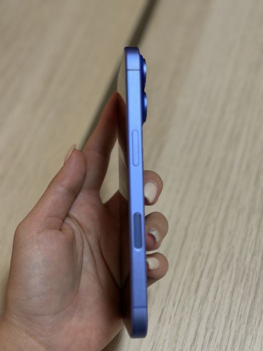 Продавам iphone 16