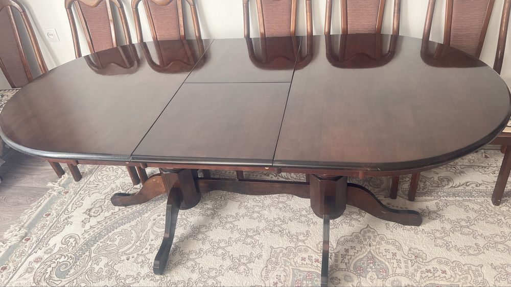 Стол для гостей