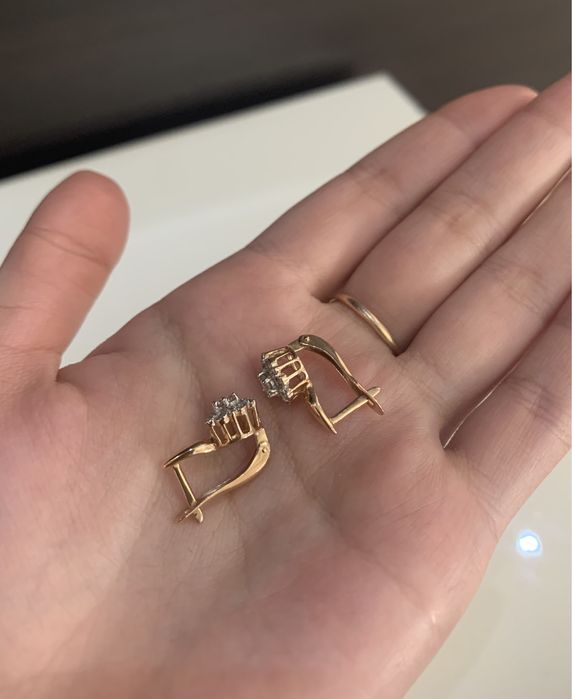 Золотые серьги